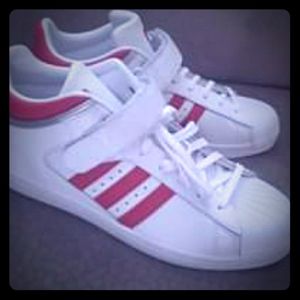 Mens Adidas red shell toe